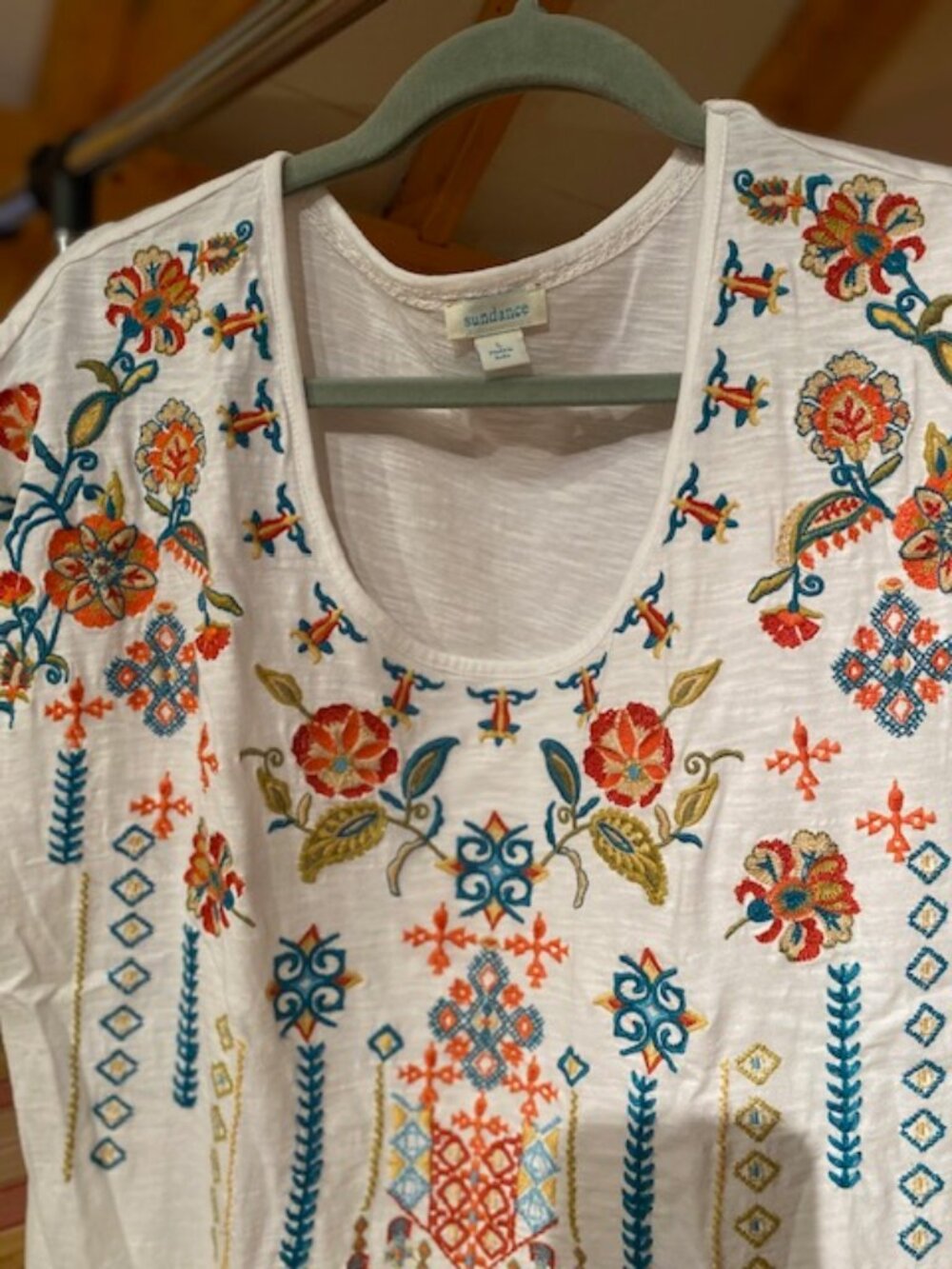 Sundance White Short Sleeve Boho Embroidered top beautiful colors sz L Excellent - Picture 3 of 9